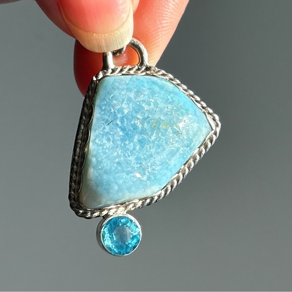 Gorgeous Signed Shimmering Blue Druzy Blue Topaz Sterling Silver Necklace - Picture 3 of 12